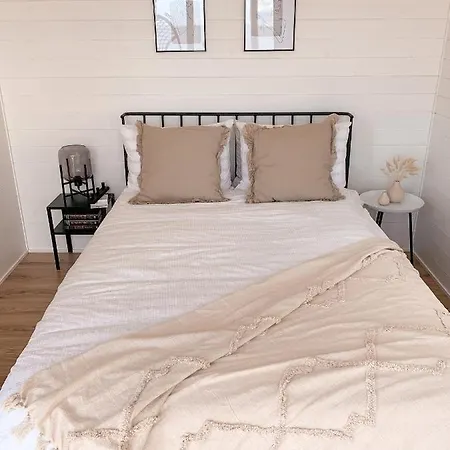 Kousi Beach Cabin بيت للعطل *